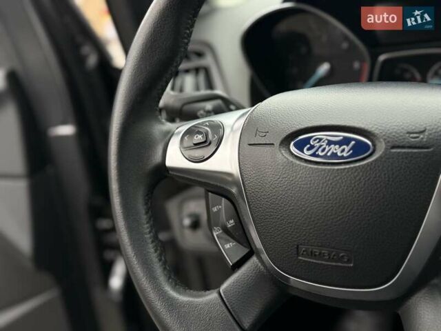 Серый Форд Куга, объемом двигателя 2 л и пробегом 130 тыс. км за 14800 $, фото 44 на Automoto.ua