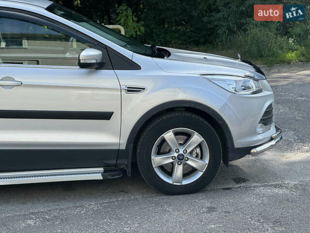 Сірий Форд Куга, об'ємом двигуна 2 л та пробігом 107 тис. км за 18000 $, фото 19 на Automoto.ua
