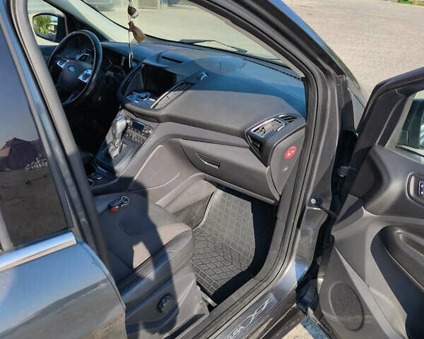 Сірий Форд Куга, об'ємом двигуна 2 л та пробігом 196 тис. км за 15500 $, фото 5 на Automoto.ua