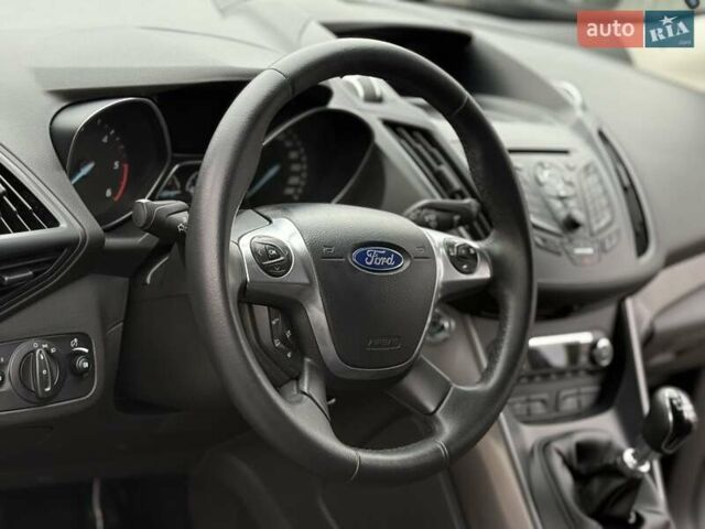 Серый Форд Куга, объемом двигателя 2 л и пробегом 130 тыс. км за 14800 $, фото 40 на Automoto.ua