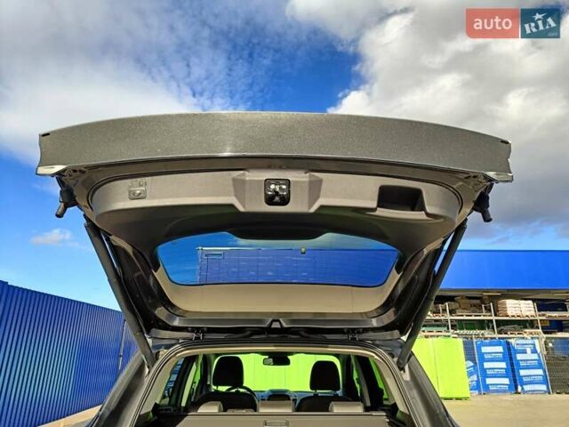 Серый Форд Куга, объемом двигателя 2 л и пробегом 140 тыс. км за 16500 $, фото 10 на Automoto.ua