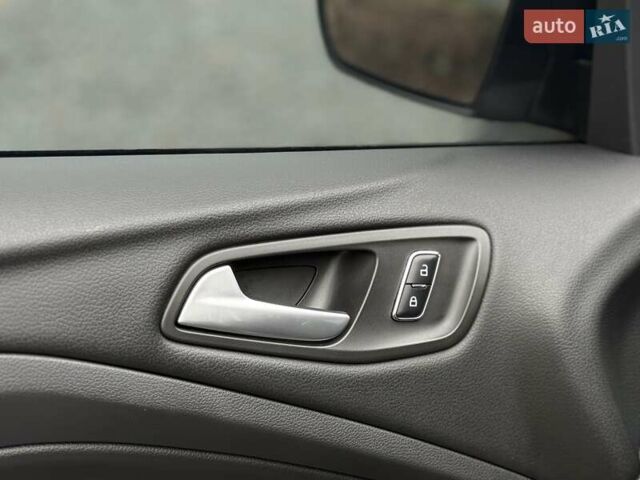 Серый Форд Куга, объемом двигателя 2 л и пробегом 130 тыс. км за 14800 $, фото 53 на Automoto.ua