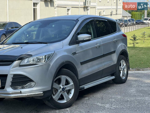 Сірий Форд Куга, об'ємом двигуна 2 л та пробігом 107 тис. км за 18000 $, фото 4 на Automoto.ua