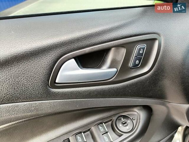 Серый Форд Куга, объемом двигателя 2 л и пробегом 140 тыс. км за 16500 $, фото 18 на Automoto.ua