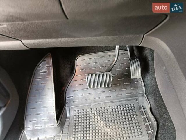 Серый Форд Куга, объемом двигателя 2 л и пробегом 140 тыс. км за 16500 $, фото 21 на Automoto.ua