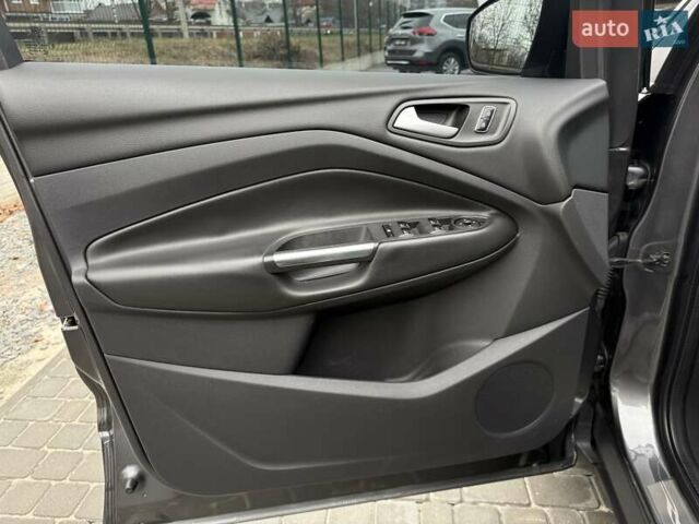 Серый Форд Куга, объемом двигателя 2 л и пробегом 130 тыс. км за 14800 $, фото 51 на Automoto.ua