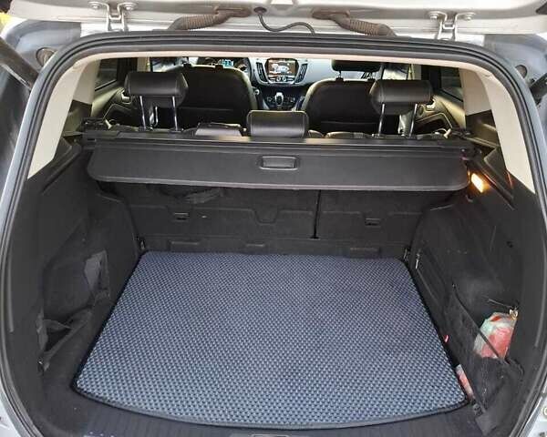 Серый Форд Куга, объемом двигателя 2 л и пробегом 202 тыс. км за 16400 $, фото 16 на Automoto.ua