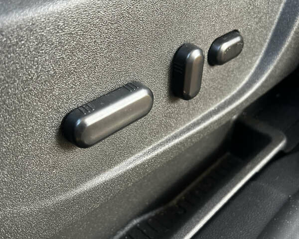 Сірий Форд Куга, об'ємом двигуна 2 л та пробігом 199 тис. км за 16300 $, фото 16 на Automoto.ua