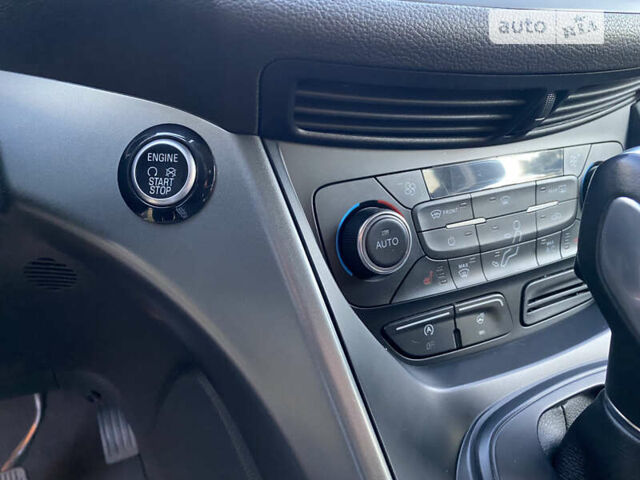 Серый Форд Куга, объемом двигателя 2 л и пробегом 161 тыс. км за 17500 $, фото 12 на Automoto.ua