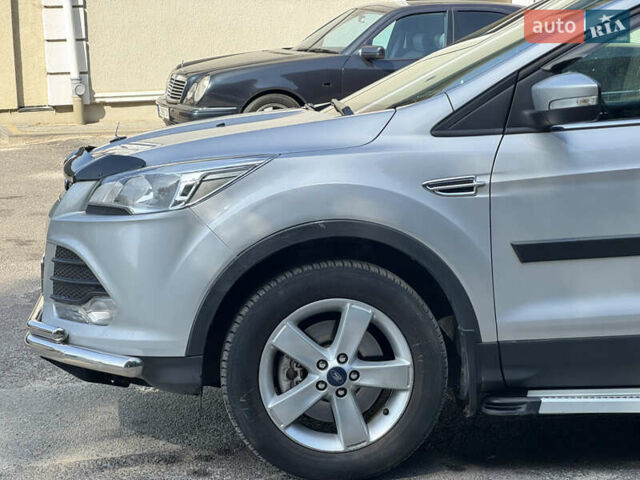 Сірий Форд Куга, об'ємом двигуна 2 л та пробігом 107 тис. км за 18000 $, фото 12 на Automoto.ua