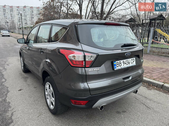 Серый Форд Куга, объемом двигателя 1.5 л и пробегом 94 тыс. км за 12800 $, фото 6 на Automoto.ua
