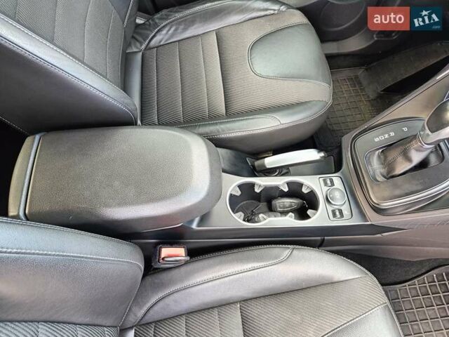 Серый Форд Куга, объемом двигателя 2 л и пробегом 140 тыс. км за 16500 $, фото 45 на Automoto.ua