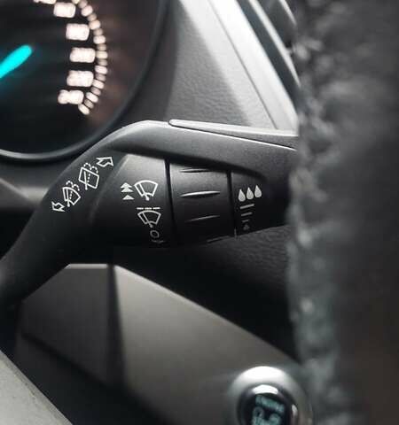 Серый Форд Куга, объемом двигателя 2 л и пробегом 130 тыс. км за 14850 $, фото 21 на Automoto.ua