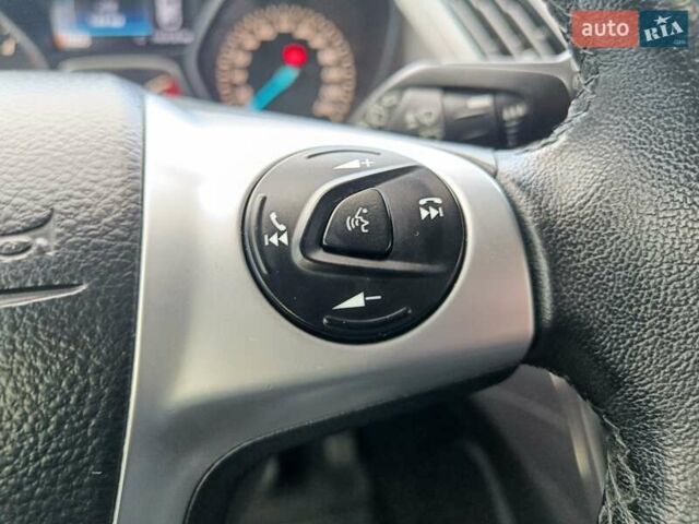 Серый Форд Куга, объемом двигателя 2 л и пробегом 140 тыс. км за 16500 $, фото 60 на Automoto.ua