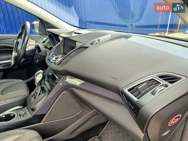 Серый Форд Куга, объемом двигателя 2 л и пробегом 140 тыс. км за 16500 $, фото 49 на Automoto.ua
