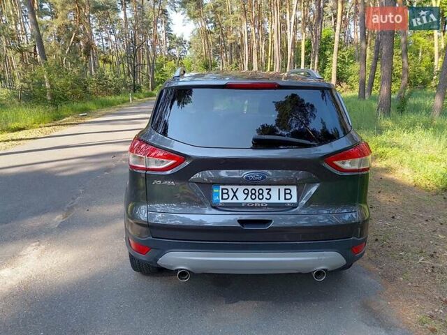 Серый Форд Куга, объемом двигателя 2 л и пробегом 207 тыс. км за 16300 $, фото 4 на Automoto.ua