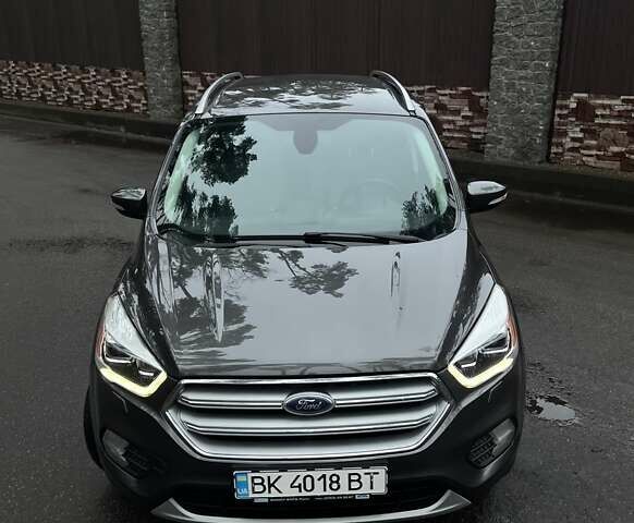 Сірий Форд Куга, об'ємом двигуна 2 л та пробігом 199 тис. км за 16300 $, фото 8 на Automoto.ua