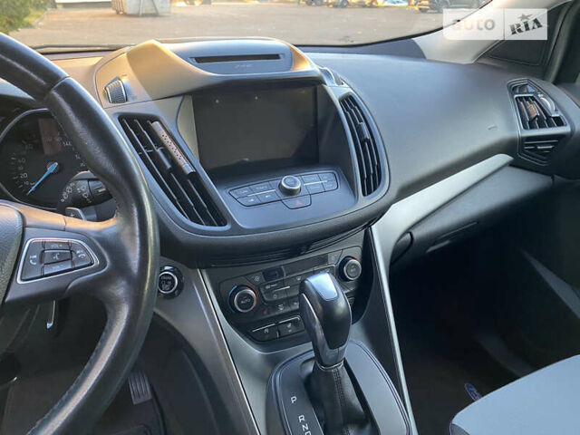 Серый Форд Куга, объемом двигателя 2 л и пробегом 161 тыс. км за 17500 $, фото 11 на Automoto.ua