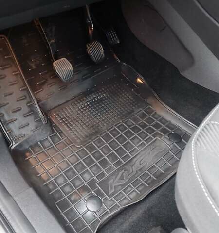 Серый Форд Куга, объемом двигателя 2 л и пробегом 130 тыс. км за 14850 $, фото 30 на Automoto.ua