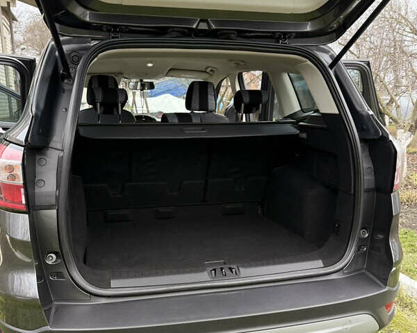 Серый Форд Куга, объемом двигателя 2 л и пробегом 221 тыс. км за 14700 $, фото 14 на Automoto.ua