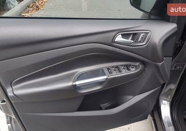 Серый Форд Куга, объемом двигателя 2 л и пробегом 130 тыс. км за 14850 $, фото 27 на Automoto.ua