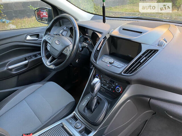 Серый Форд Куга, объемом двигателя 2 л и пробегом 161 тыс. км за 17500 $, фото 20 на Automoto.ua