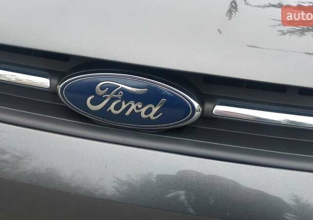 Сірий Форд Куга, об'ємом двигуна 2 л та пробігом 130 тис. км за 15500 $, фото 17 на Automoto.ua