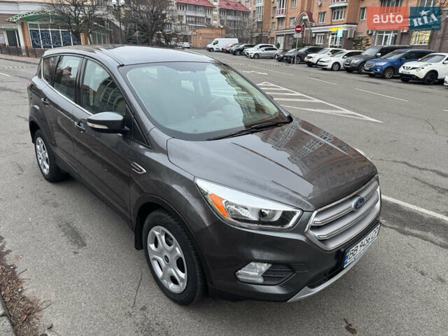 Серый Форд Куга, объемом двигателя 1.5 л и пробегом 94 тыс. км за 12800 $, фото 1 на Automoto.ua