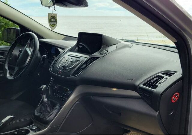 Серый Форд Куга, объемом двигателя 2 л и пробегом 189 тыс. км за 12850 $, фото 6 на Automoto.ua