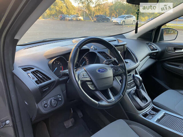 Серый Форд Куга, объемом двигателя 2 л и пробегом 161 тыс. км за 17500 $, фото 9 на Automoto.ua