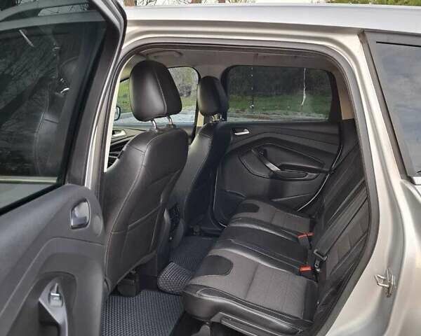 Серый Форд Куга, объемом двигателя 2 л и пробегом 202 тыс. км за 16400 $, фото 12 на Automoto.ua