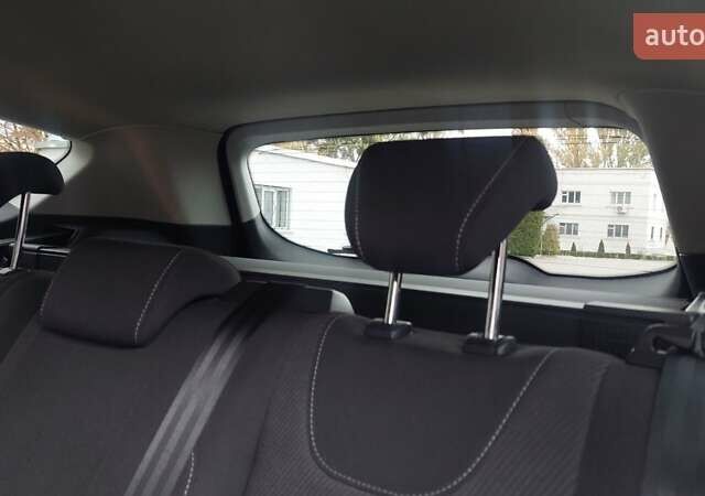 Серый Форд Куга, объемом двигателя 2 л и пробегом 130 тыс. км за 14850 $, фото 40 на Automoto.ua