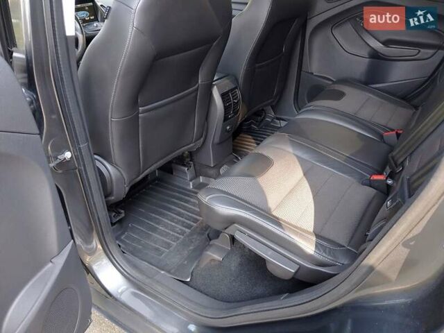 Серый Форд Куга, объемом двигателя 2 л и пробегом 207 тыс. км за 16300 $, фото 17 на Automoto.ua