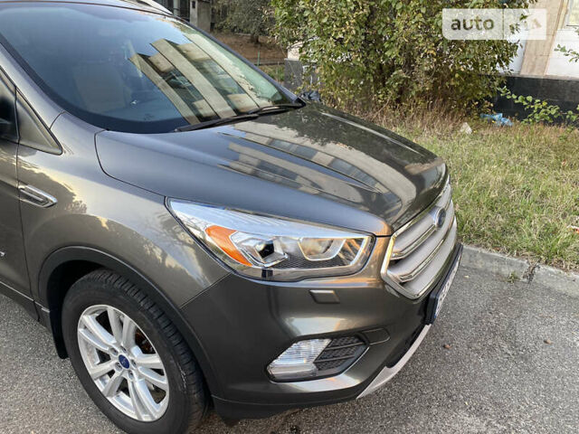 Серый Форд Куга, объемом двигателя 2 л и пробегом 161 тыс. км за 17500 $, фото 22 на Automoto.ua