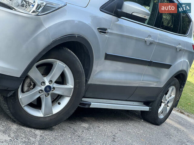 Сірий Форд Куга, об'ємом двигуна 2 л та пробігом 107 тис. км за 18000 $, фото 3 на Automoto.ua