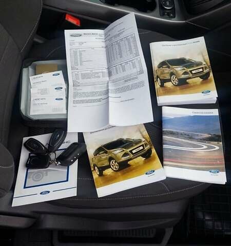 Сірий Форд Куга, об'ємом двигуна 2 л та пробігом 130 тис. км за 15500 $, фото 57 на Automoto.ua