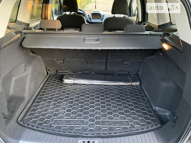 Серый Форд Куга, объемом двигателя 2 л и пробегом 161 тыс. км за 17500 $, фото 16 на Automoto.ua