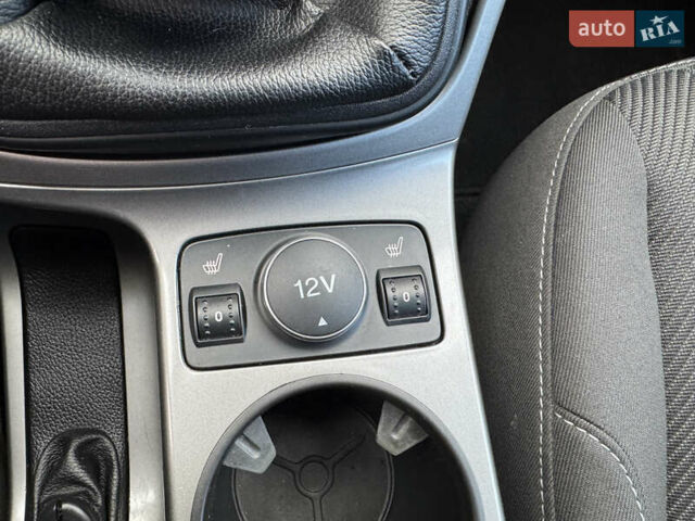 Сірий Форд Куга, об'ємом двигуна 1.5 л та пробігом 180 тис. км за 11300 $, фото 22 на Automoto.ua