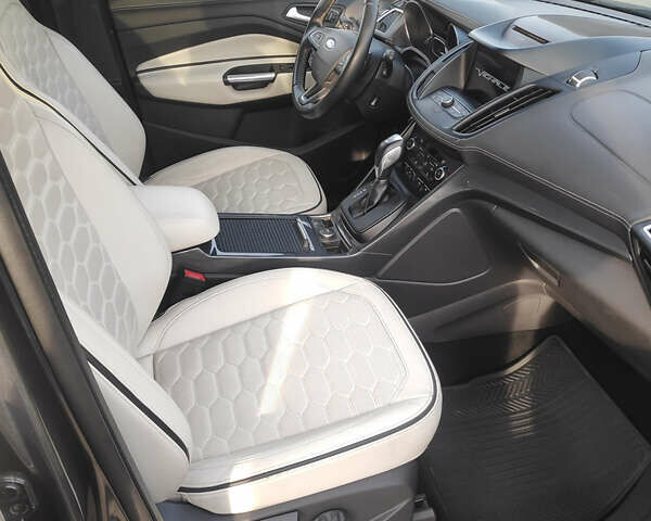 Форд Куга 2016 у Львові на Automoto.ua Сірий Форд Куга, об'ємом двигуна 2 л та пробігом 173 тис. км за 20000 $, фото 7 на Automoto.ua