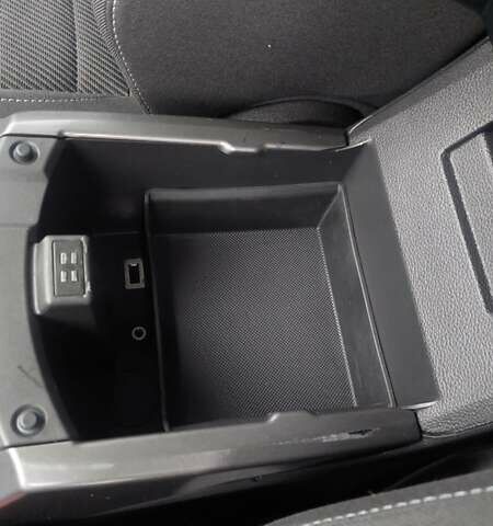 Сірий Форд Куга, об'ємом двигуна 2 л та пробігом 130 тис. км за 15500 $, фото 35 на Automoto.ua