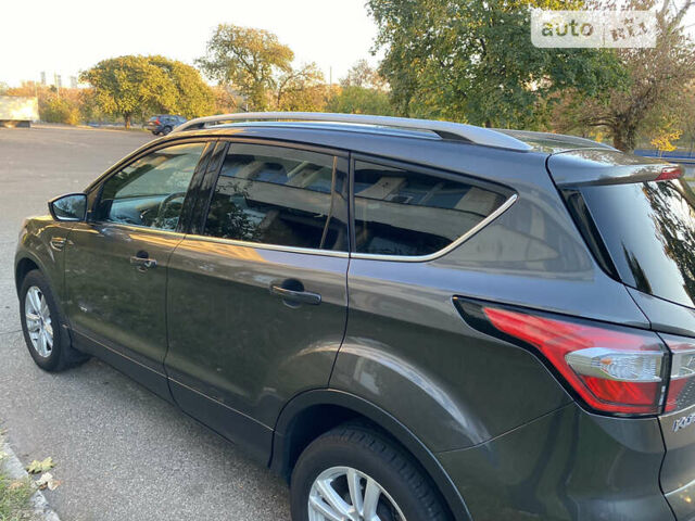 Серый Форд Куга, объемом двигателя 2 л и пробегом 161 тыс. км за 17500 $, фото 5 на Automoto.ua