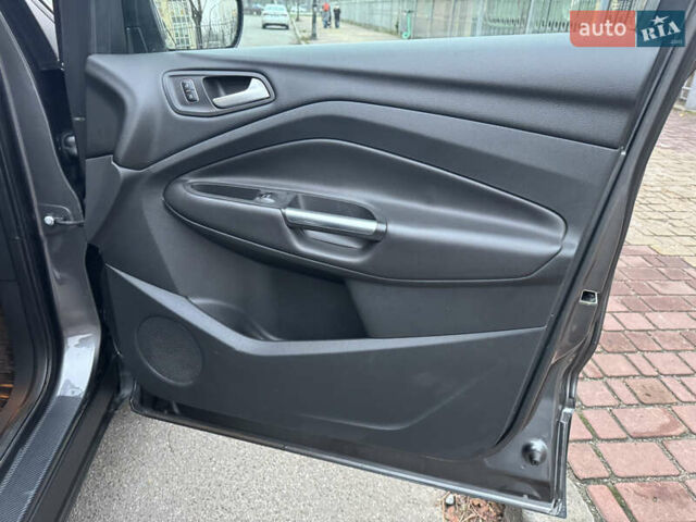 Серый Форд Куга, объемом двигателя 1.5 л и пробегом 94 тыс. км за 12800 $, фото 12 на Automoto.ua