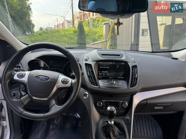 Сірий Форд Куга, об'ємом двигуна 2 л та пробігом 107 тис. км за 18000 $, фото 24 на Automoto.ua