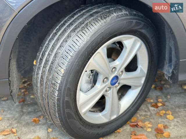 Сірий Форд Куга, об'ємом двигуна 1.5 л та пробігом 180 тис. км за 11300 $, фото 15 на Automoto.ua