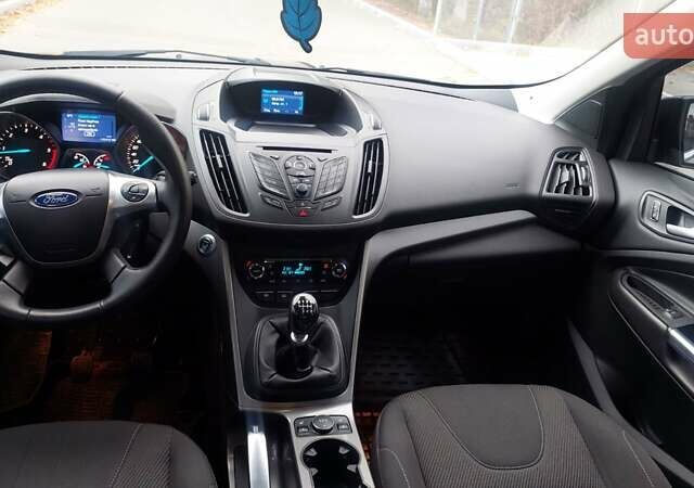 Серый Форд Куга, объемом двигателя 2 л и пробегом 130 тыс. км за 14850 $, фото 38 на Automoto.ua