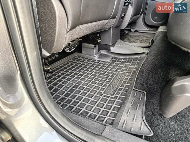 Серый Форд Куга, объемом двигателя 2 л и пробегом 140 тыс. км за 16500 $, фото 27 на Automoto.ua