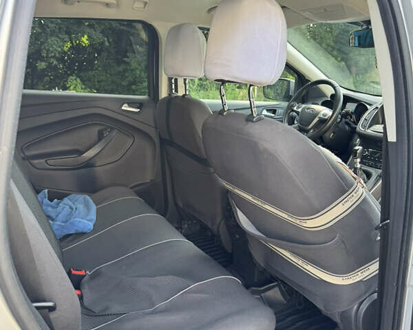 Сірий Форд Куга, об'ємом двигуна 2 л та пробігом 107 тис. км за 18000 $, фото 28 на Automoto.ua
