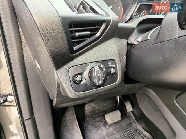 Серый Форд Куга, объемом двигателя 2 л и пробегом 140 тыс. км за 16500 $, фото 19 на Automoto.ua