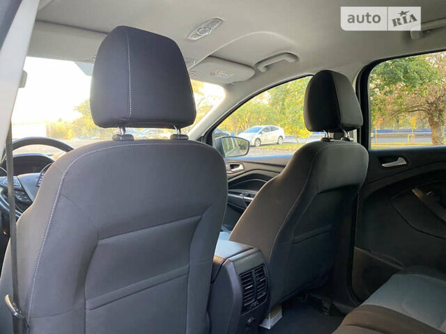 Серый Форд Куга, объемом двигателя 2 л и пробегом 161 тыс. км за 17500 $, фото 6 на Automoto.ua