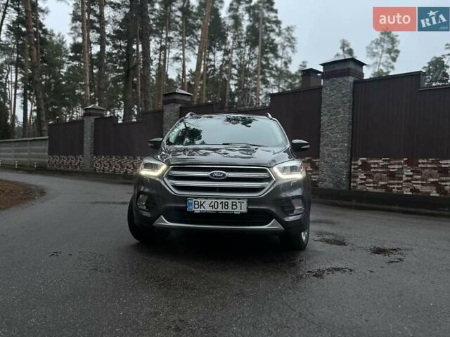 Сірий Форд Куга, об'ємом двигуна 2 л та пробігом 199 тис. км за 16300 $, фото 1 на Automoto.ua